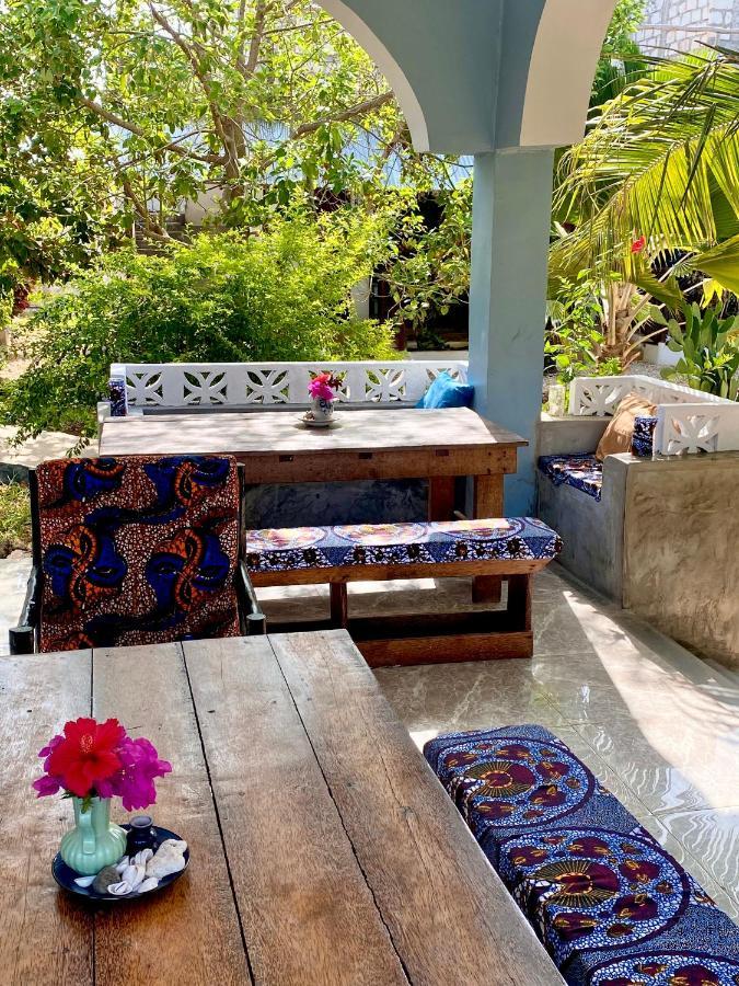 Darwesh Nyumba Bed & Breakfast *